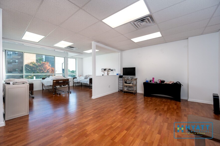 More Photos Of 7452-7456 Baltimore Annapolis Blvd, Glen Burnie Office For Lease