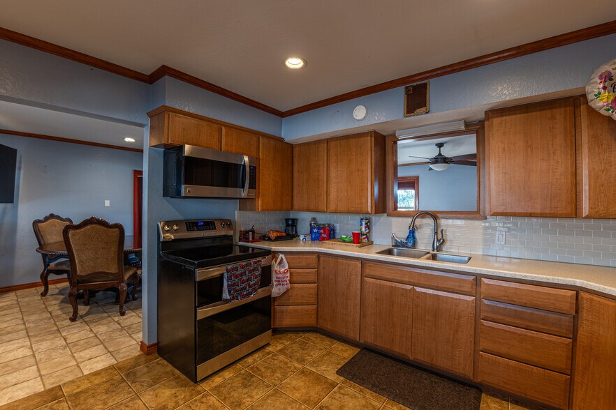 More Photos Of 1000 N 5th St, Kenedy Land For Sale