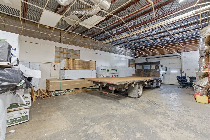 More Photos Of 1111-1115 Donelson Ave, Old Hickory Showroom For Lease