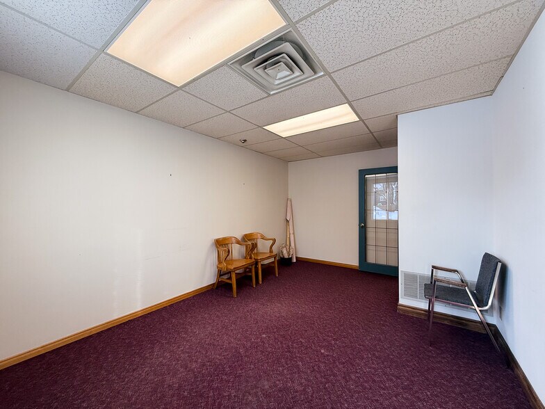 More Photos Of 310 First St, Midland Office For Lease