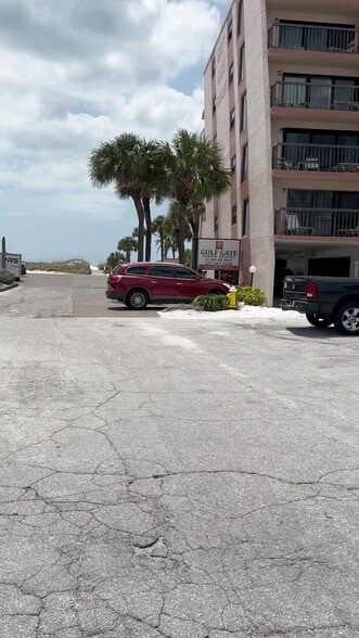 Primary Photo Of 5050 Gulf Blvd, Saint Petersburg Storefront For Lease