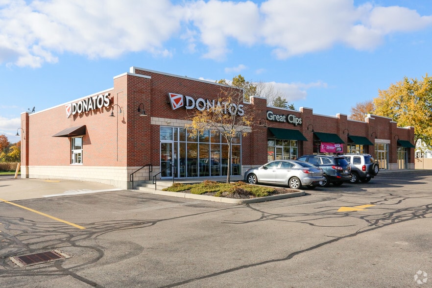 Primary Photo Of 801-811 Union Blvd, Englewood General Retail For Lease