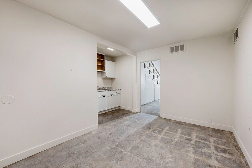 More Photos Of 133 W 155th St, Gardena Manufacturing For Sale