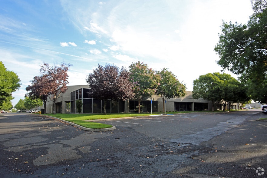 More Photos Of 917-945 N Market Blvd, Sacramento Unknown For Lease