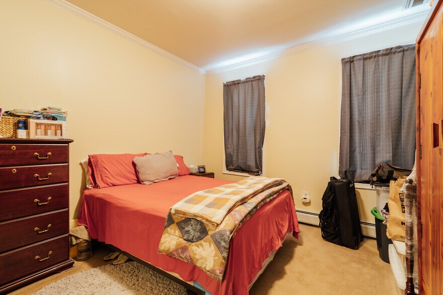 More Photos Of 804 Broadway, Bayonne Storefront Retail Residential For Lease