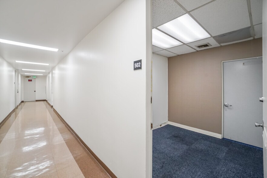 More Photos Of 1818 S Western Ave, Los Angeles Office For Lease