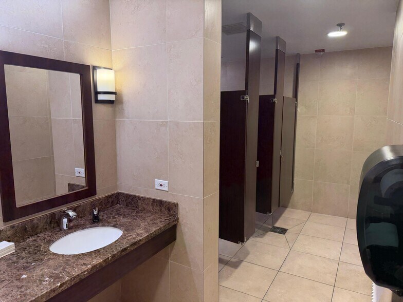 More Photos Of 2601 S Bayshore Dr, Coconut Grove Office For Lease