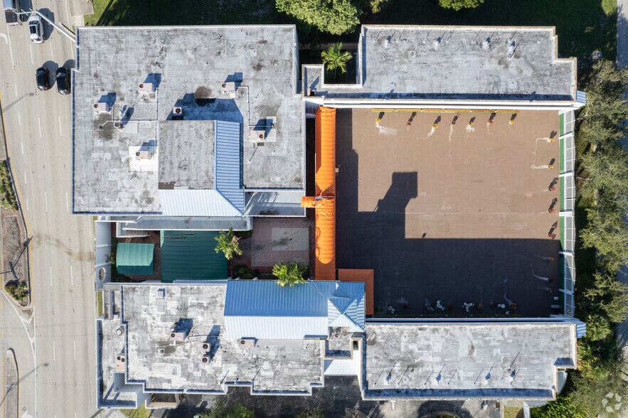 More Photos Of 1299 E Oakland Park Blvd, Oakland Park Office For Sale