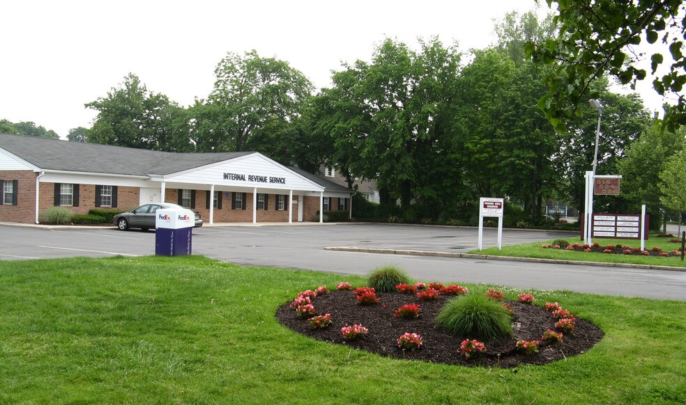 More Photos Of 518 E Main St, Riverhead Office For Sale