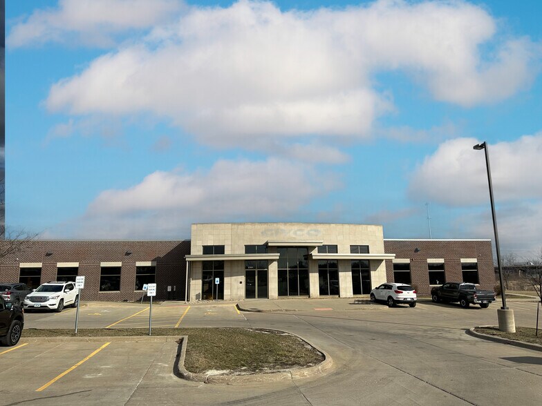 Primary Photo Of 2301 Jones Blvd, Coralville Medical For Lease
