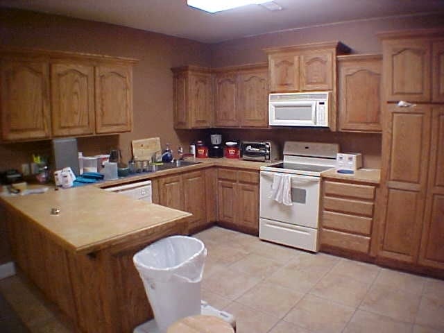 More Photos Of 1880 N Prairie St, Springfield Warehouse For Sale