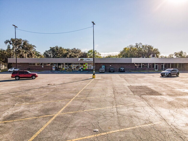 More Photos Of 201 S Charleston Ave, Fort Meade General Retail For Lease