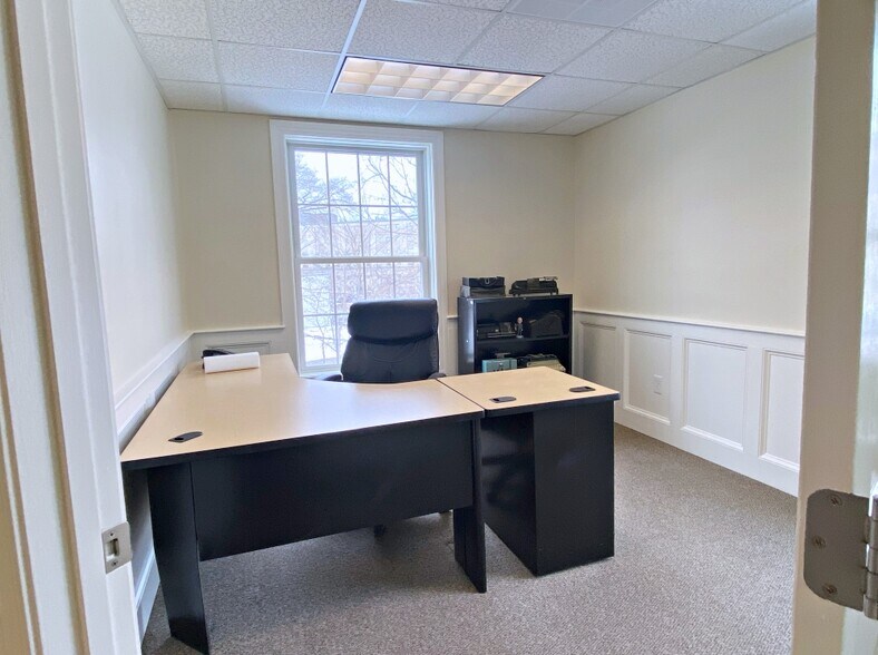 More Photos Of 8 Cedar St, Woburn Medical For Lease