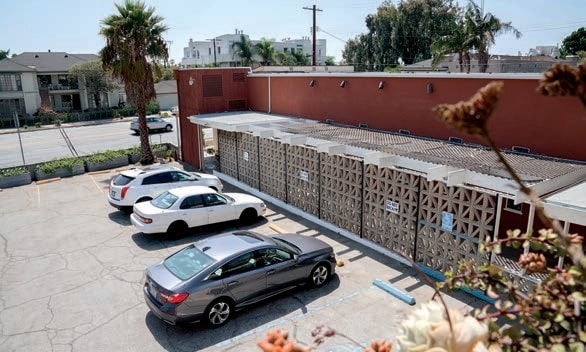 More Photos Of 5555 W Olympic Blvd, Los Angeles Office For Lease