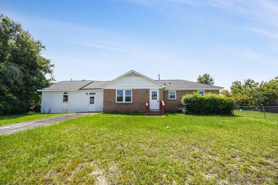 Primary Photo Of 109 Lisa Dr, Lexington Daycare Center For Sale