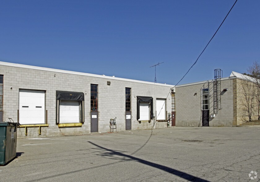 More Photos Of 7490-7498 Bath Rd, Mississauga Light Manufacturing For Lease