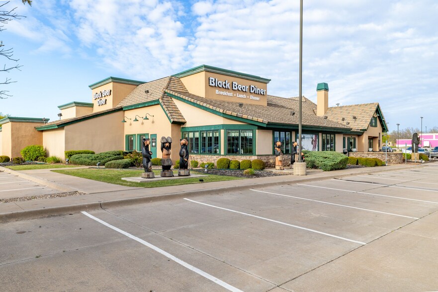 Primary Photo Of 3015 W Memorial Ave, Oklahoma City Restaurant For Sale