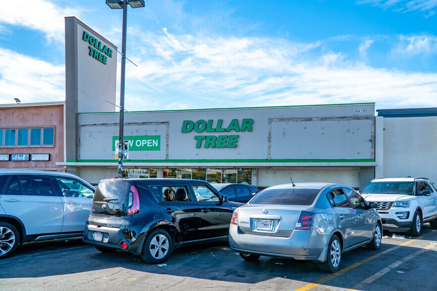 More Photos Of 6639 Laurel Canyon Blvd, North Hollywood Storefront For Sale