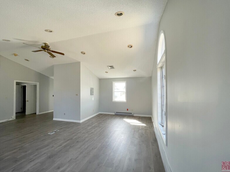 More Photos Of 107 Main St, Hebron Medical For Sale