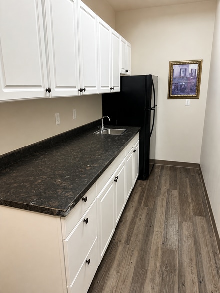 More Photos Of 9578 111th Ave NW, Edmonton Medical For Sale