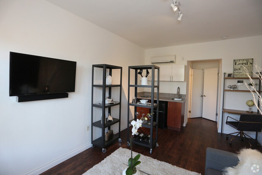 More Photos Of 5529-5533 Hollywood Blvd, Los Angeles Apartments For Lease