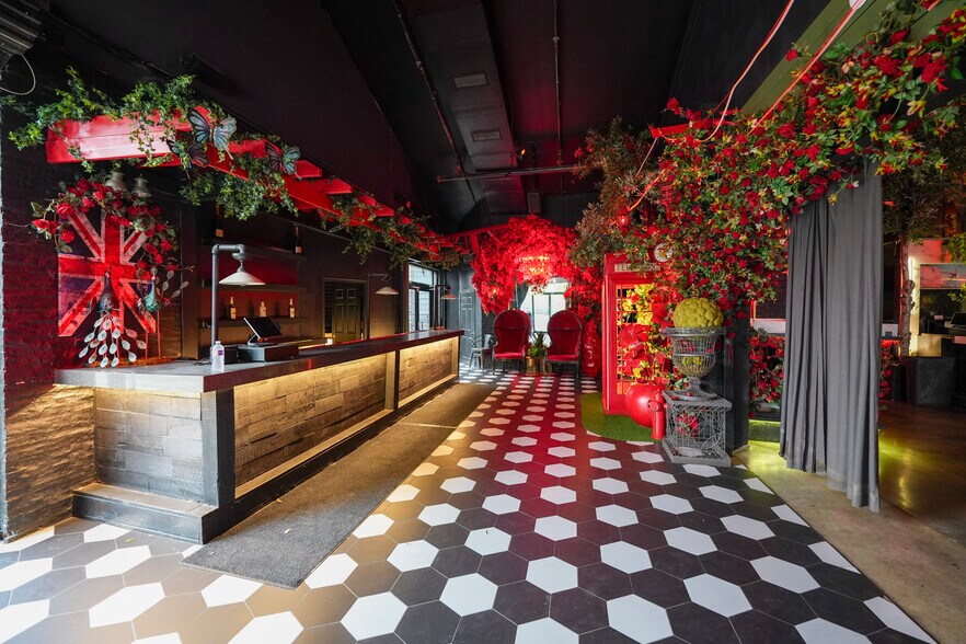 More Photos Of 2735 Washington Ave, Houston Freestanding For Lease