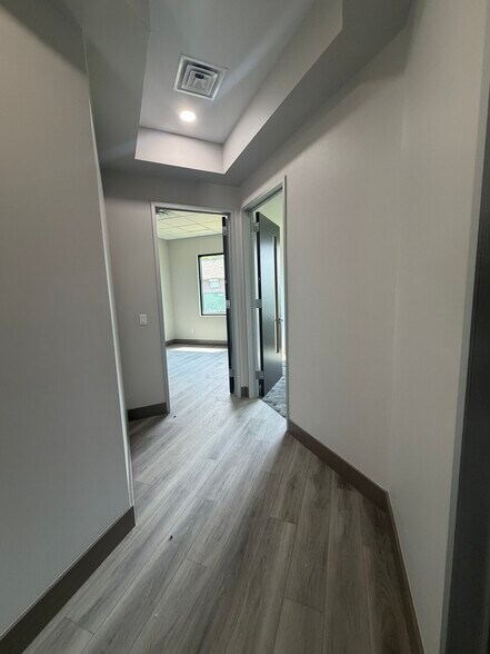 More Photos Of 1849 Forest Park Ln, Pearland Medical For Sale