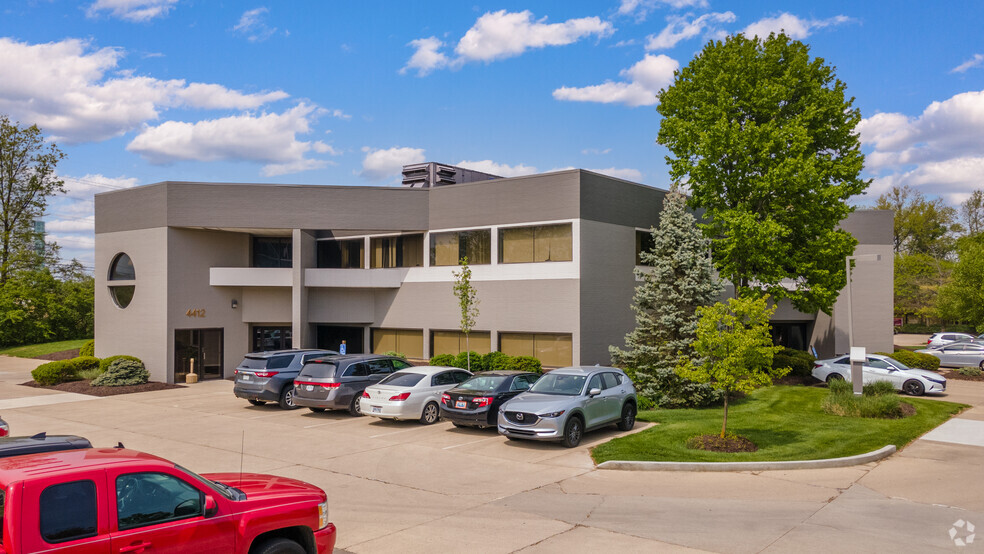 Primary Photo Of 4410-4412 Carver Woods Dr, Blue Ash Office For Lease