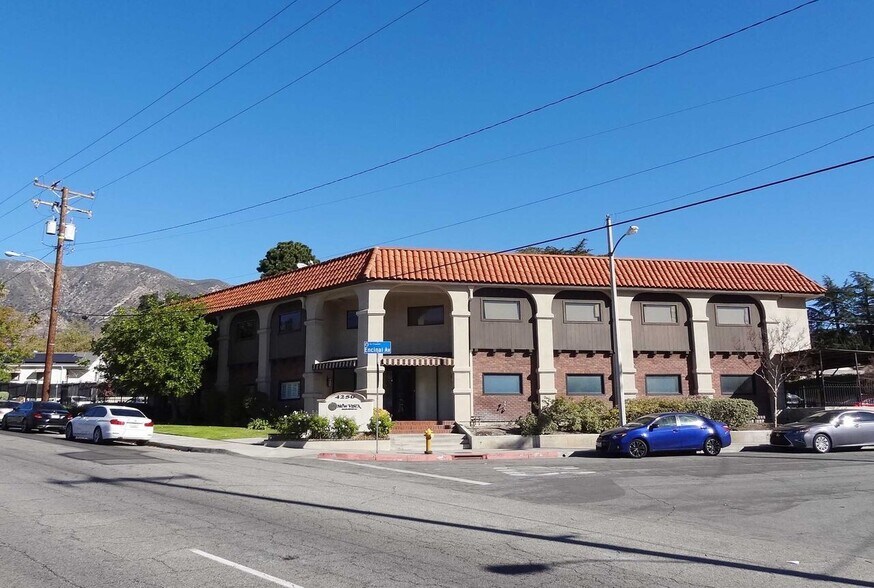 More Photos Of 4250 Pennsylvania Ave, La Crescenta Medical For Sale