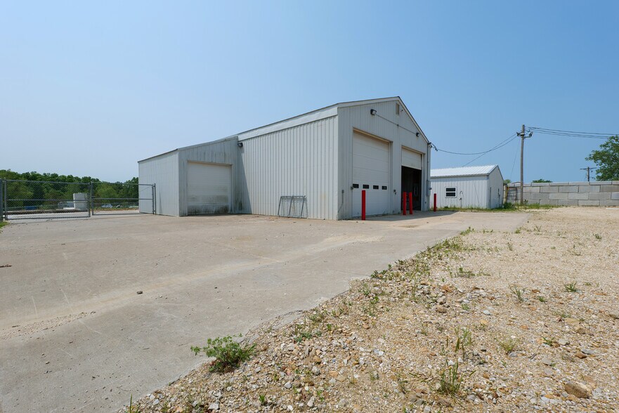 More Photos Of 1730 Daniel Boone Industrial Pky, Truesdale Warehouse For Sale