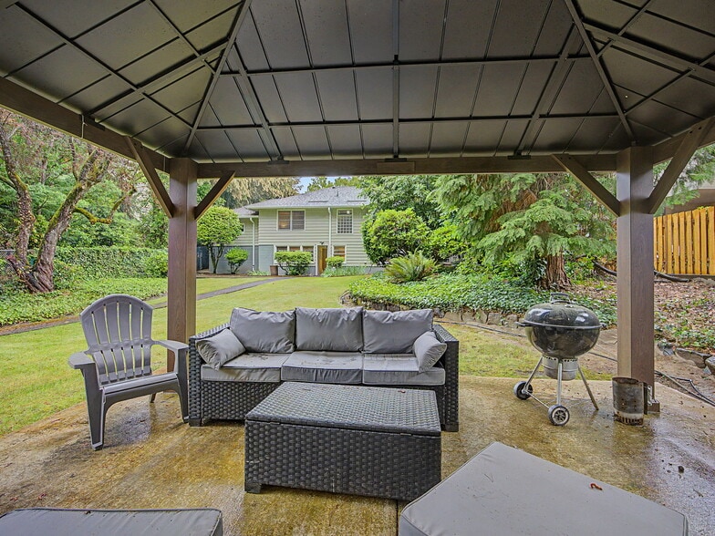 More Photos Of 10423 SE 23RD Ave, Portland Medical For Sale