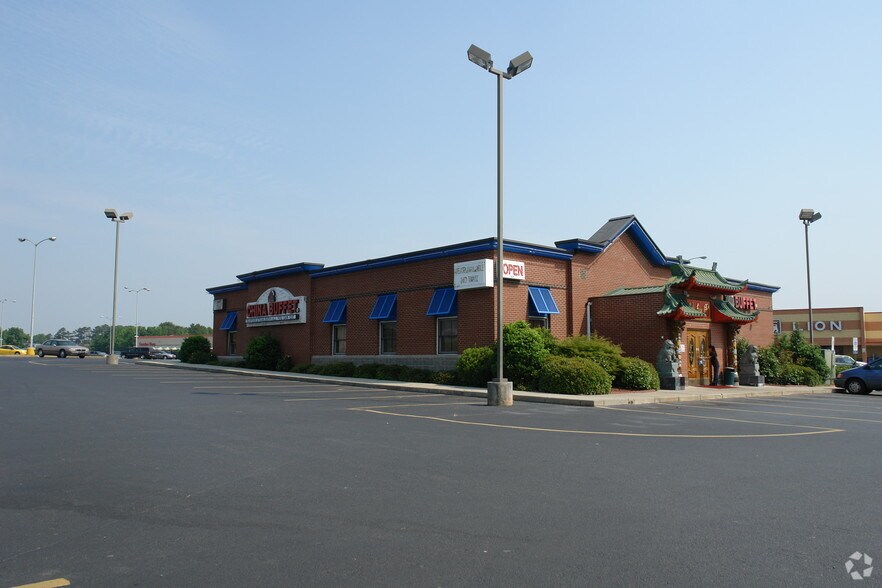 Primary Photo Of 2116 W Roosevelt Blvd, Monroe Restaurant For Sale