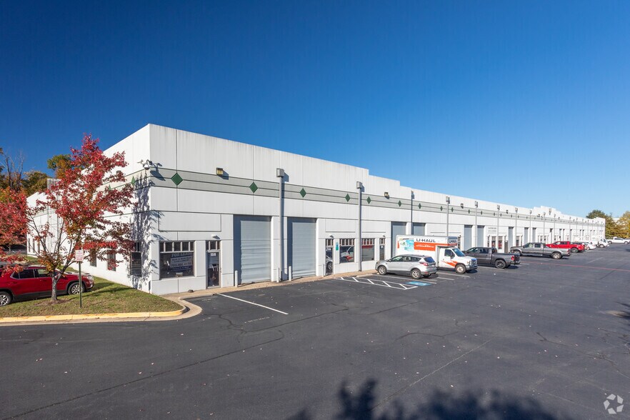 Primary Photo Of 11482-11518 Robertson Dr, Manassas Warehouse For Lease
