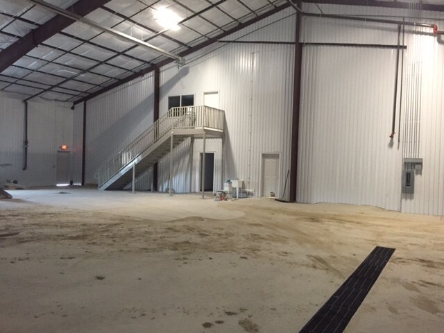 More Photos Of 3750 Hackathorn Ln, Gillette Warehouse For Sale