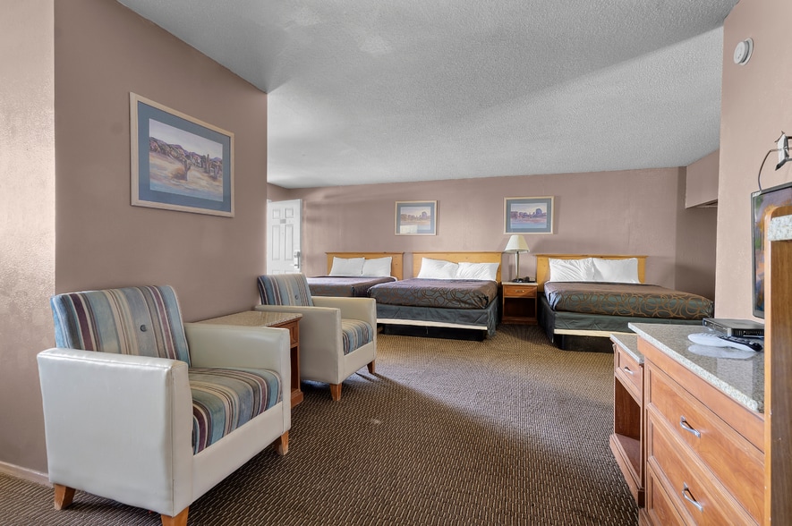 More Photos Of 2224 N White Sands Blvd, Alamogordo Hotel For Sale