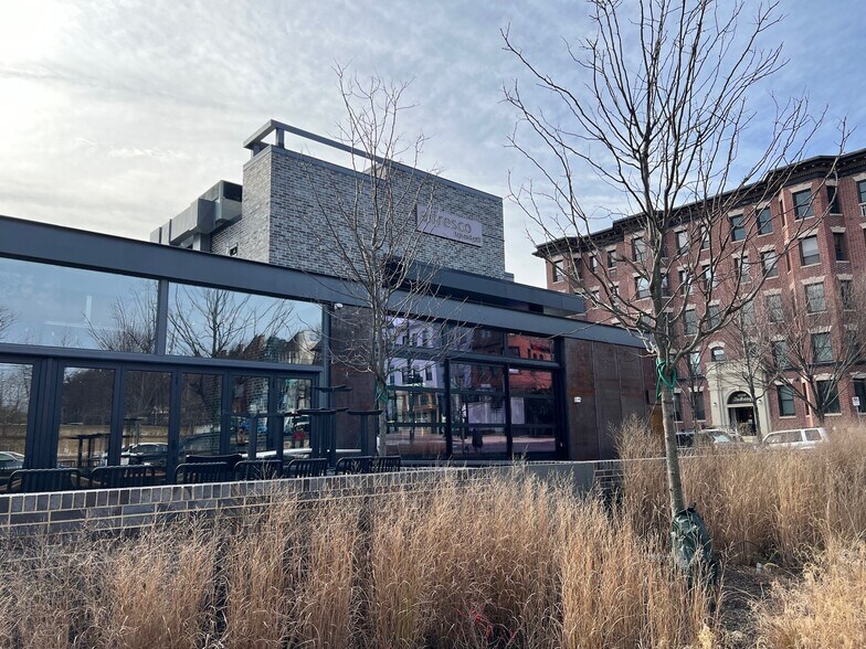 Primary Photo Of 2009 18th St NW, Washington Restaurant For Lease