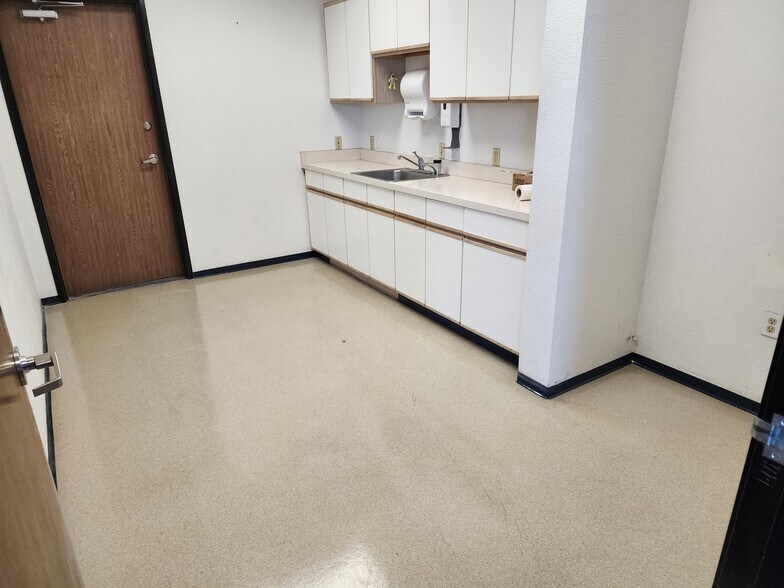 More Photos Of 48319-48329 Fremont Blvd, Fremont Research And Development For Lease