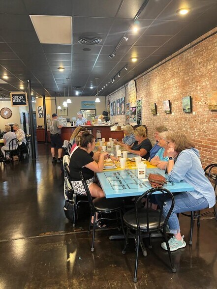 More Photos Of 615 Mena St, Mena Restaurant For Sale