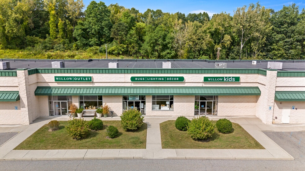 More Photos Of 242 Route 117 Bypass Road, Bedford Hills Freestanding For Lease