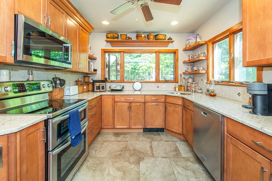 More Photos Of 40 Brighton Rd, Andover Specialty For Sale