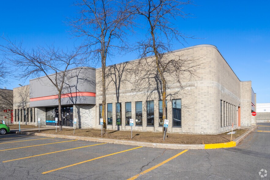 More Photos Of 333 Ch du Tremblay, Boucherville Warehouse For Lease