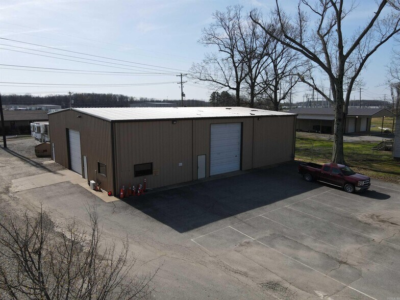 More Photos Of 418 Eastline Rd, Searcy Light Distribution For Sale