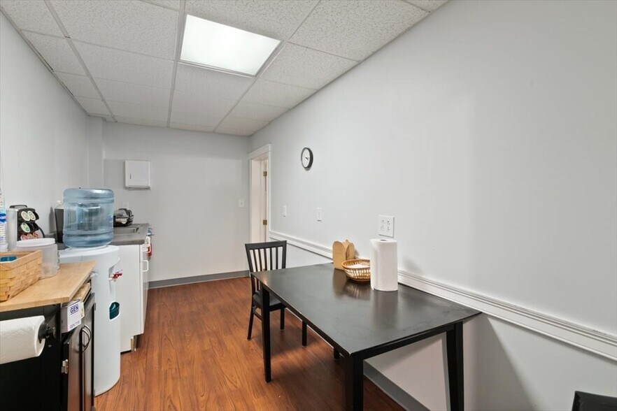 More Photos Of 306 Cabot St, Beverly Office For Sale