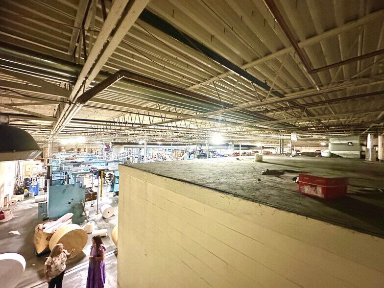 More Photos Of 311 W Central, Valdosta Manufacturing For Sale