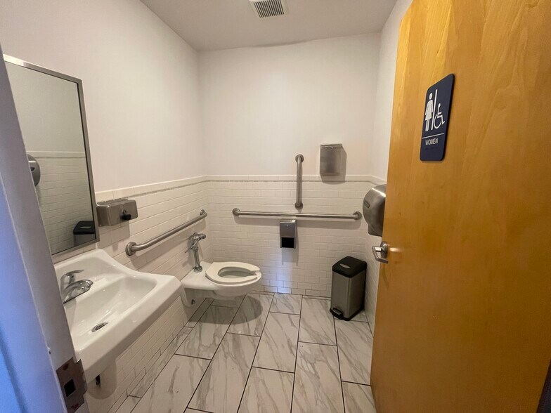 More Photos Of 423 W Girard Ave, Philadelphia Apartments For Sale