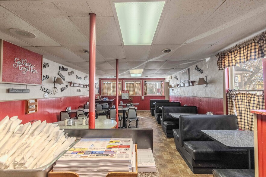 More Photos Of 407 Third St, Howe Specialty For Sale