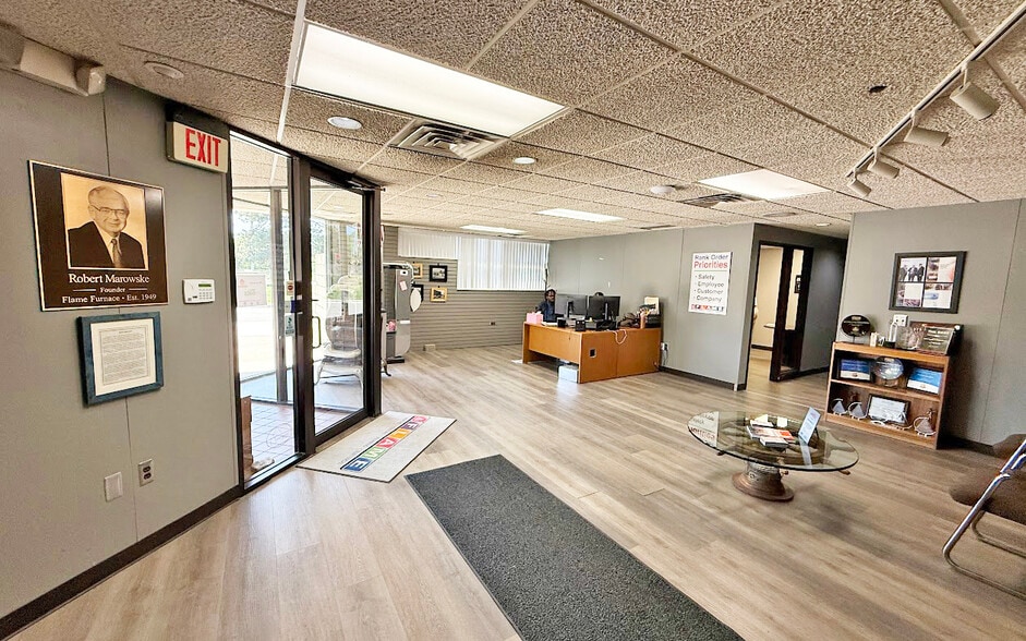 More Photos Of 2200 E Eleven Mile Rd, Warren Warehouse For Lease