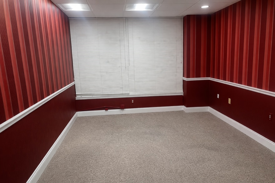 More Photos Of 2 Professional Dr, Gaithersburg Office For Lease