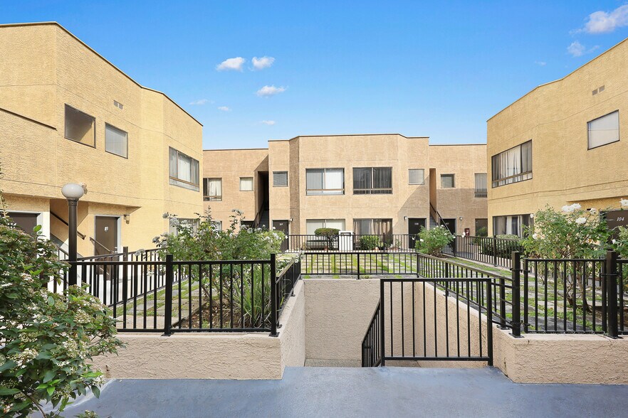 More Photos Of 1818-1826 Vassar St, Glendale Apartments For Sale