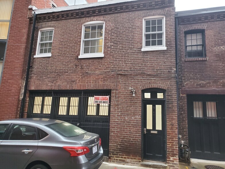 More Photos Of 9 Saint Matthews Ct NW, Washington Office Residential For Lease